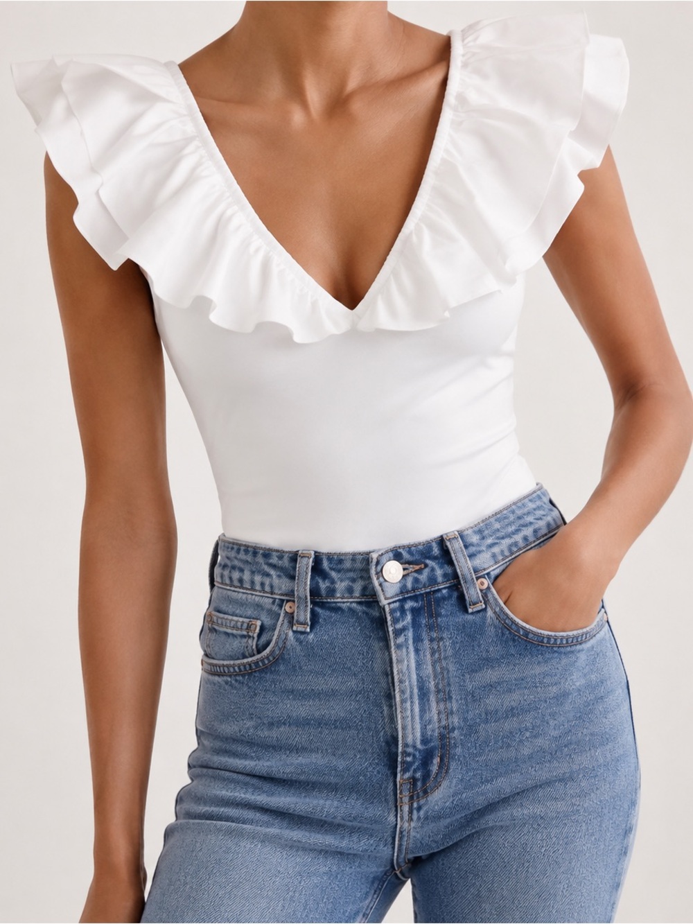 NWT Zara White Poplin Ruffle V-Neck Bodysuit Size L